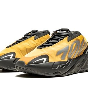 adidas YEEZY BOOST 700 MNVN